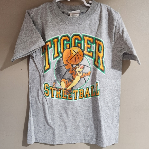 Vintage Disney Store Tee Tigger X Small Grey Basketball - Picture 1 of 3